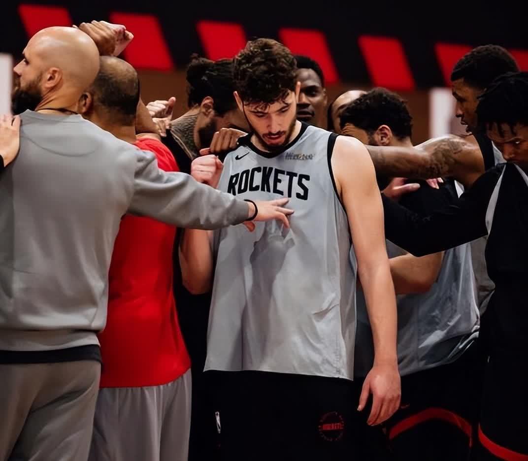 澳客链接-关于火箭后卫意外暴发,直指常规赛MVP的信息