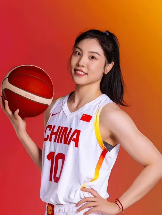 -队员表现出色,成为球队的关键人物