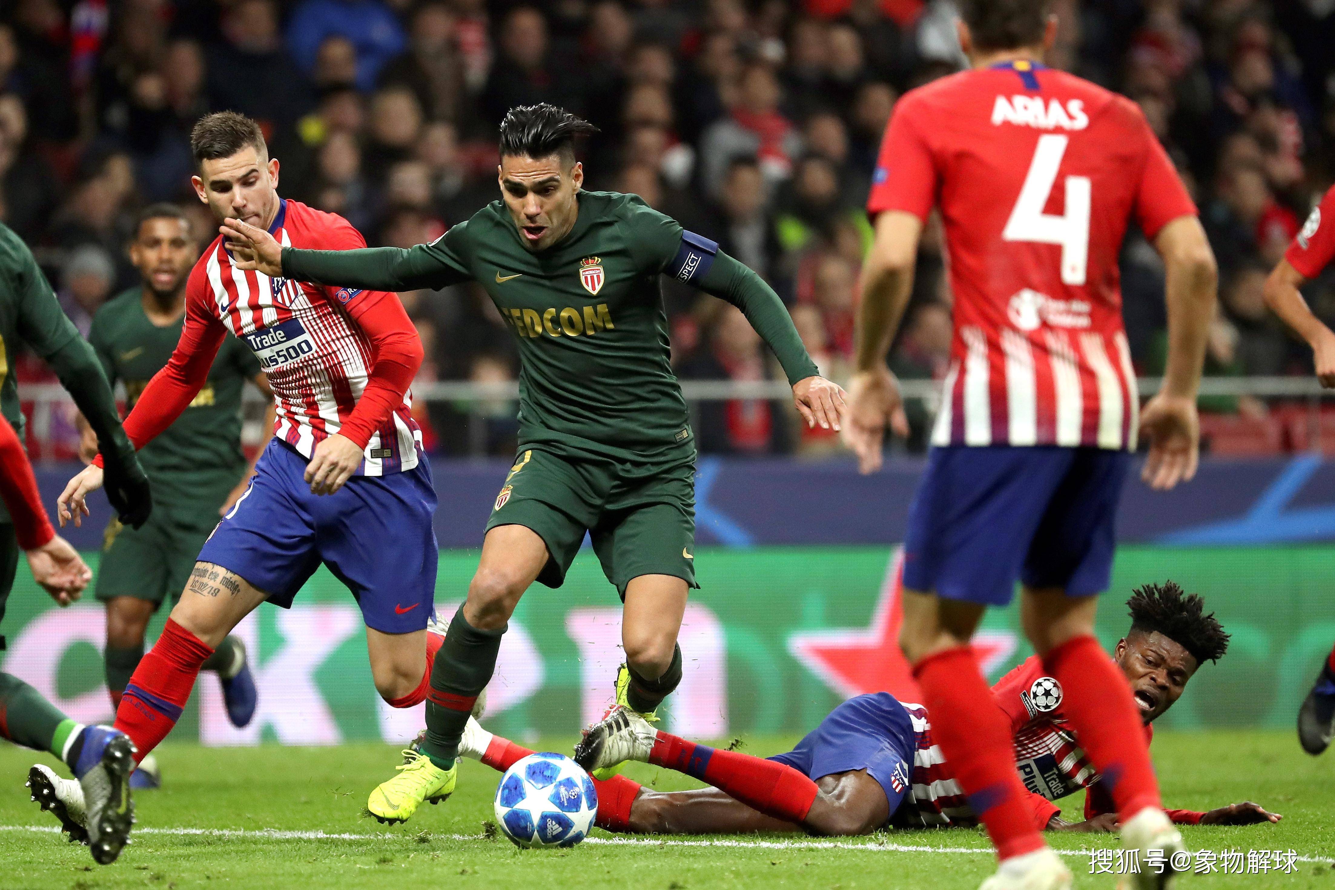 澳客app下载-萨索洛球员集体操练,备战关键比赛迎来磨合期的简单介绍