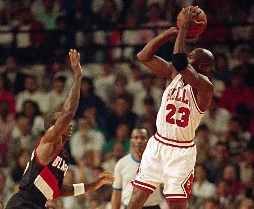 澳客教练-当红球星一人独得分,带队获胜的简单介绍