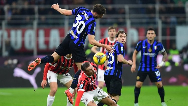 澳客官方登录入口-AC米兰狭胜泽尼特,零距离杀入世界足球联赛半决赛的简单介绍