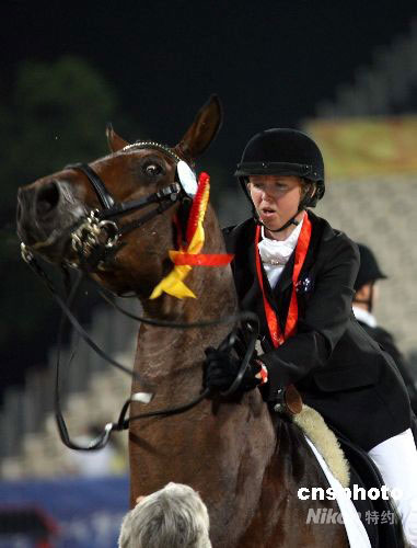 澳客教练-墨西哥选手在马术比赛中获得铜牌