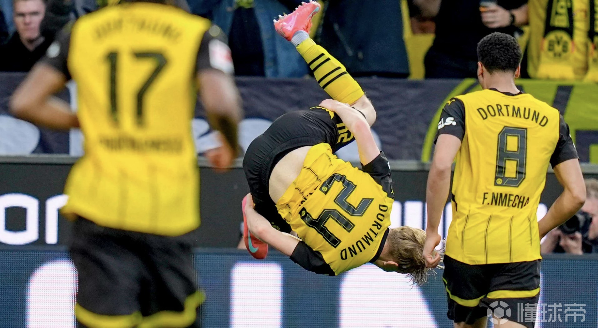 澳客视频-包含迭特蒙德全队团结一心赢得胜利的词条