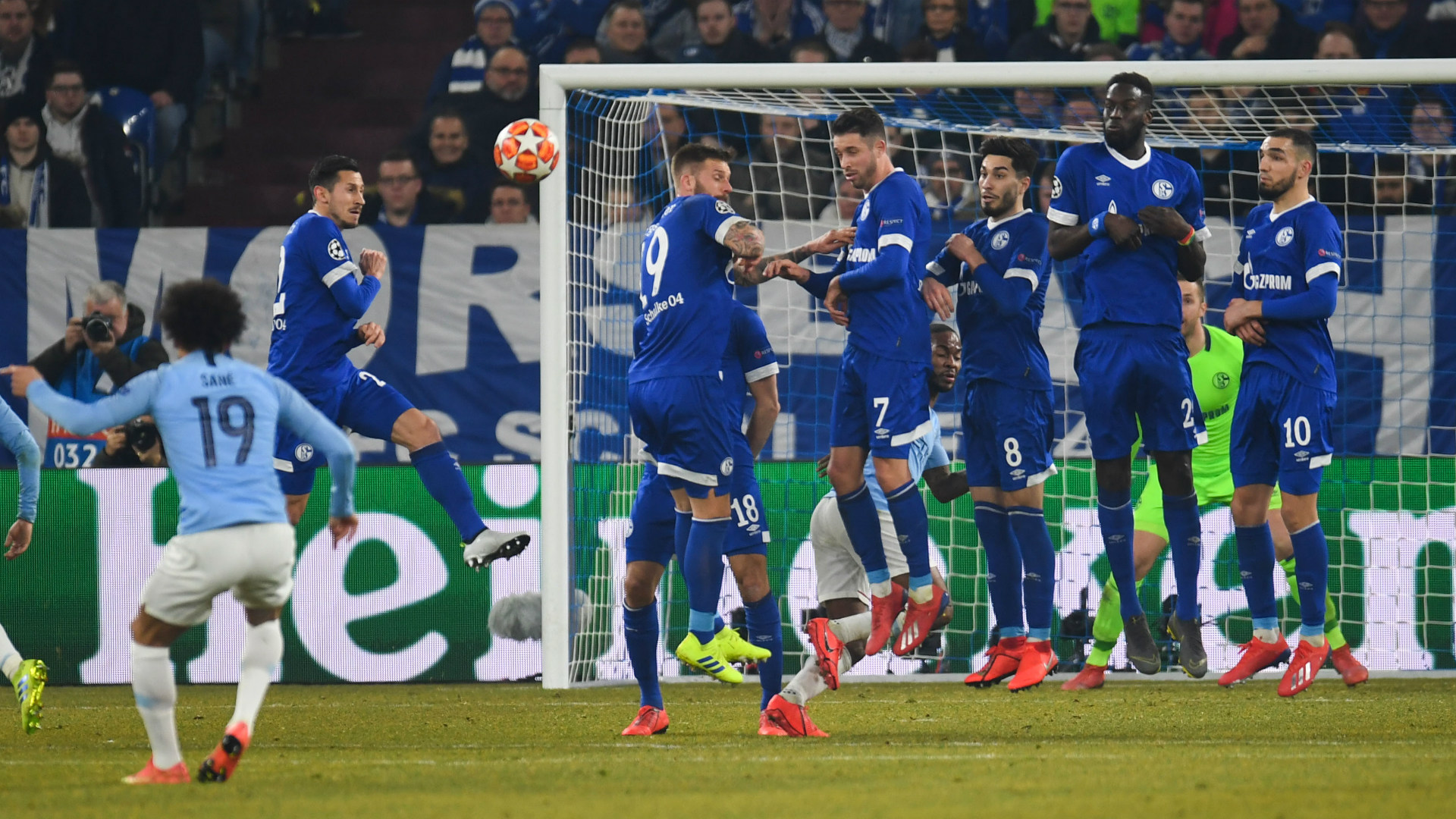 澳客在线登录-关于沙尔克遭遇连败,危机四伏阴云的信息